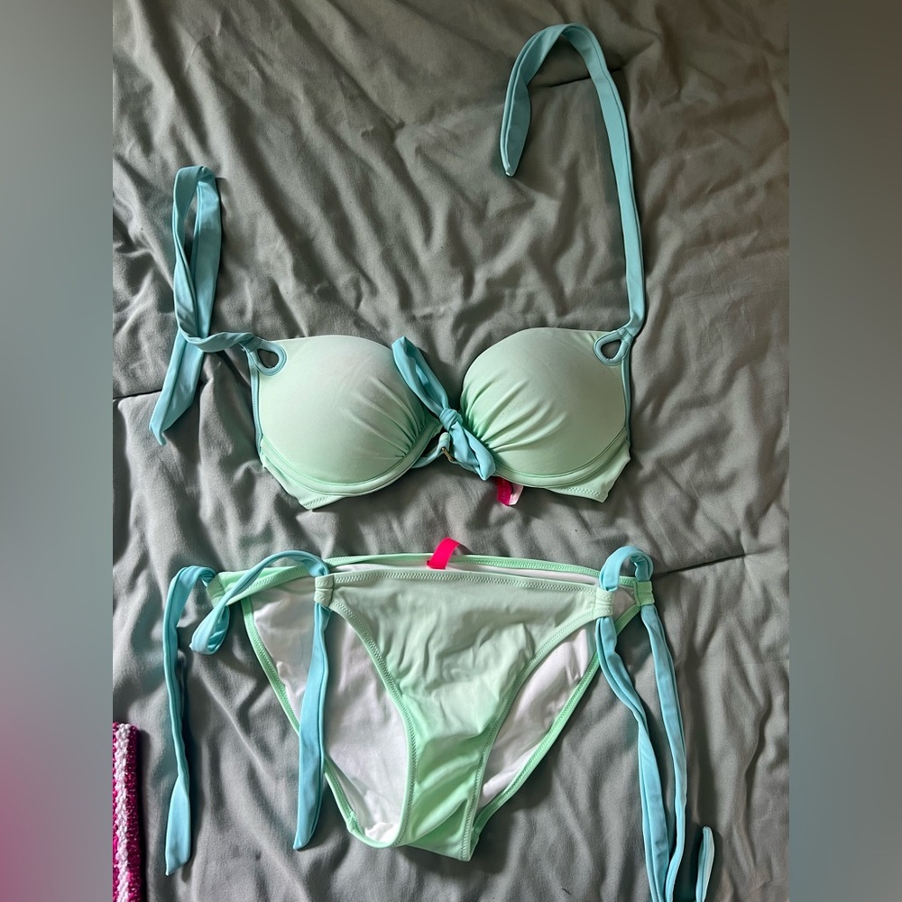 VS bikini